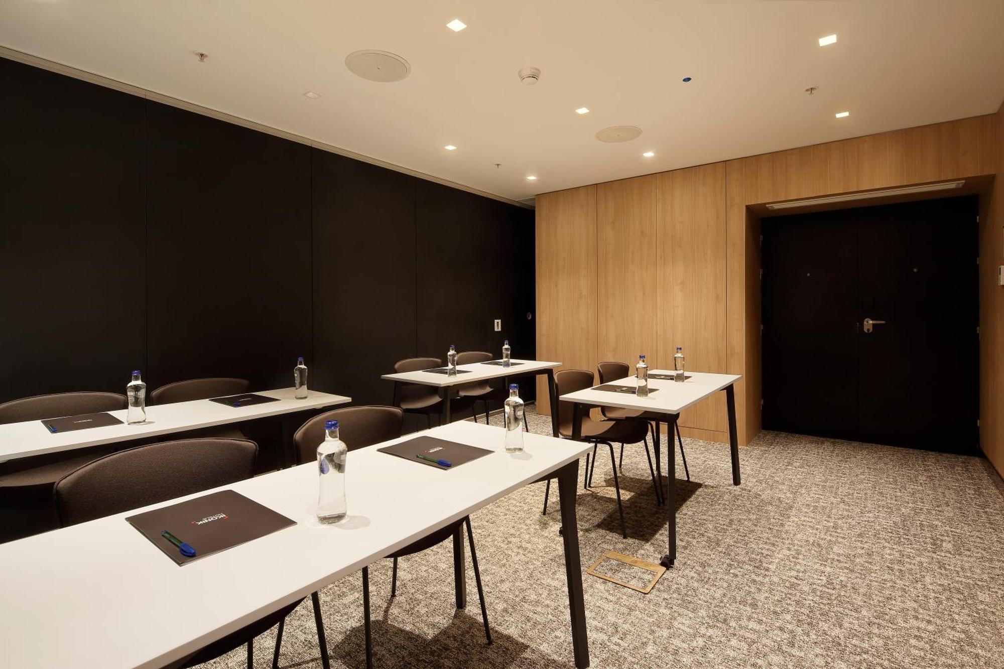 Hotel Ikonik Miraflores 4*
