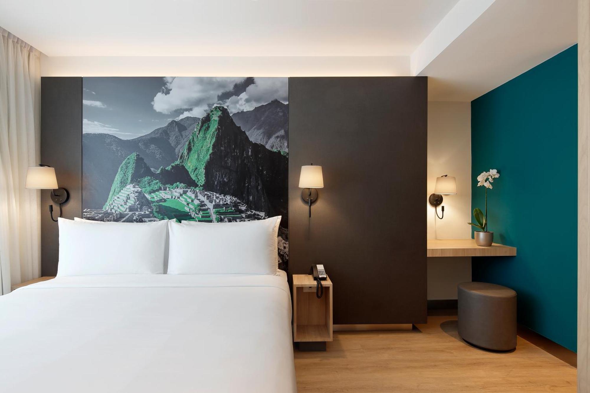 Ikonik Miraflores Hotel