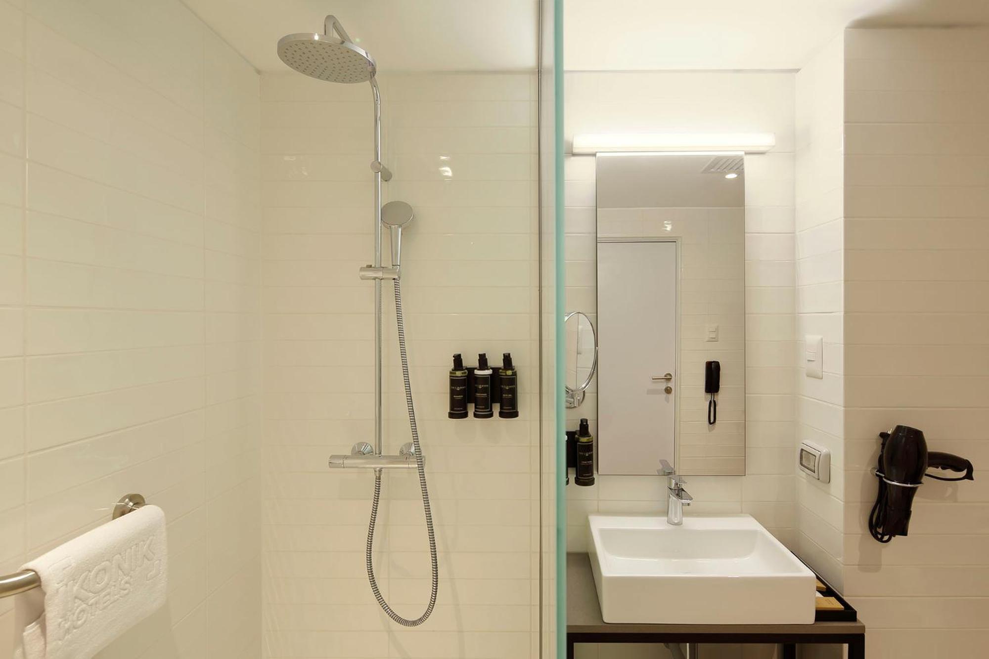 Ikonik Miraflores Hotel