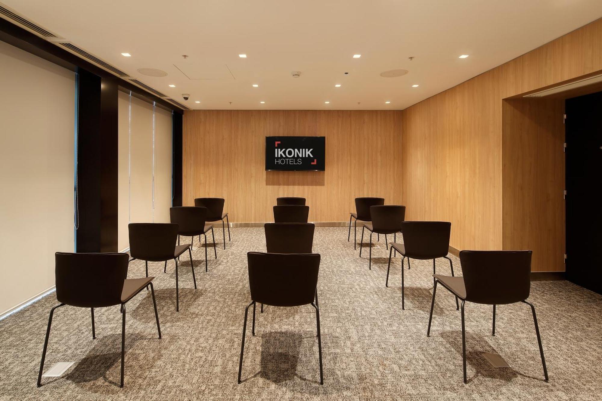 Ikonik Miraflores Hotel 4*